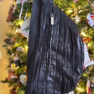 Rough & Tumble Milano black gallery sling purse crossbody